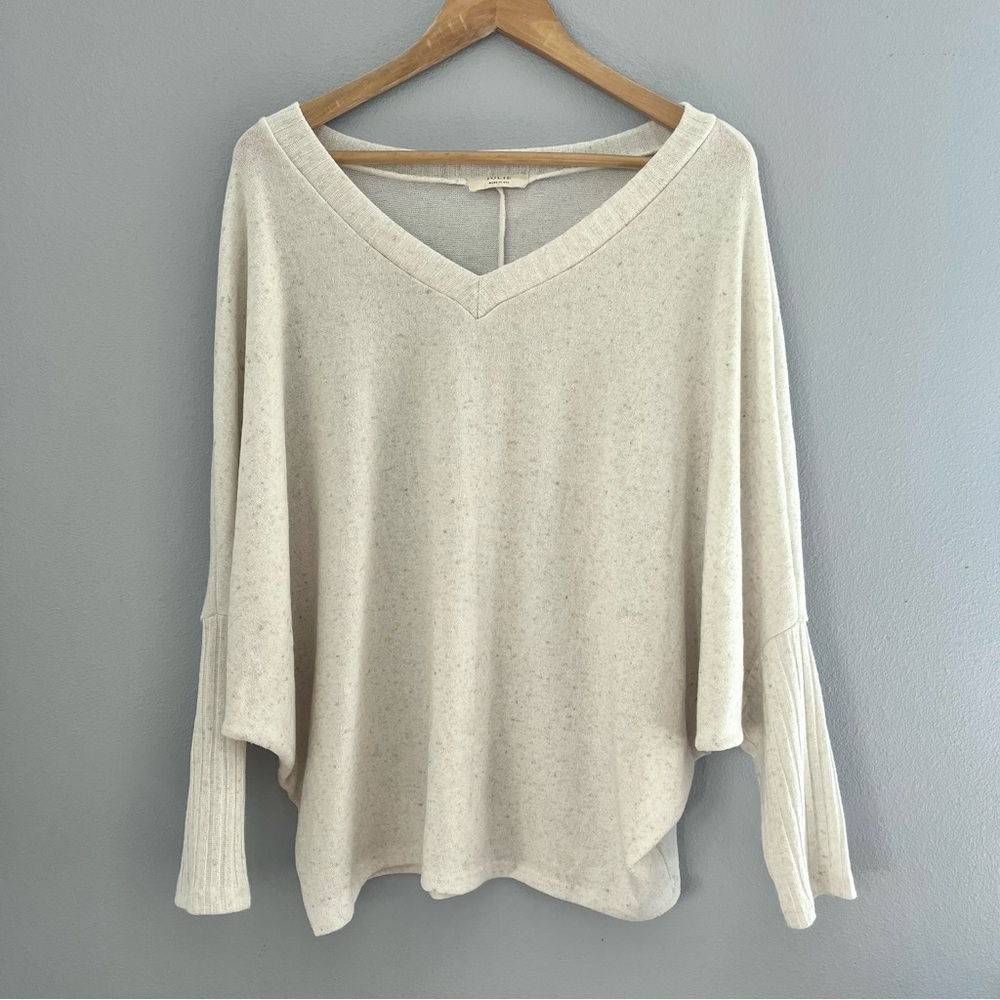 Jolie V Neck Dolmen Sleeve Sweater Cream Size XL